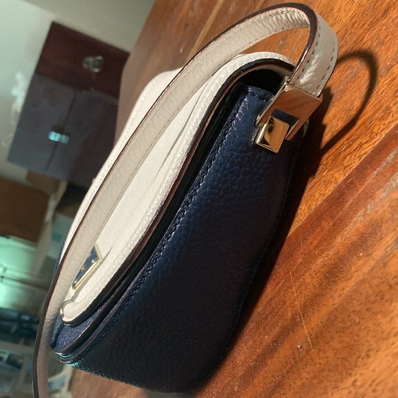 Kate Spade crossbody purse, navy and white, excellent condition - Picture 2 of 8